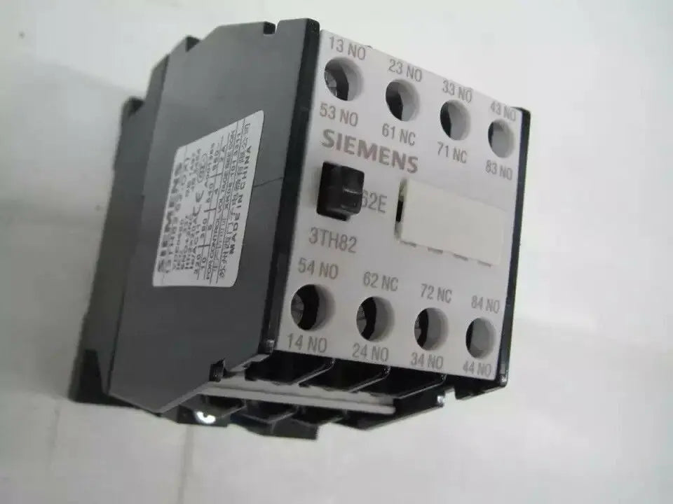 New Siemens 3TH8262-0XM0 AC220V Ac contactor free shipping
