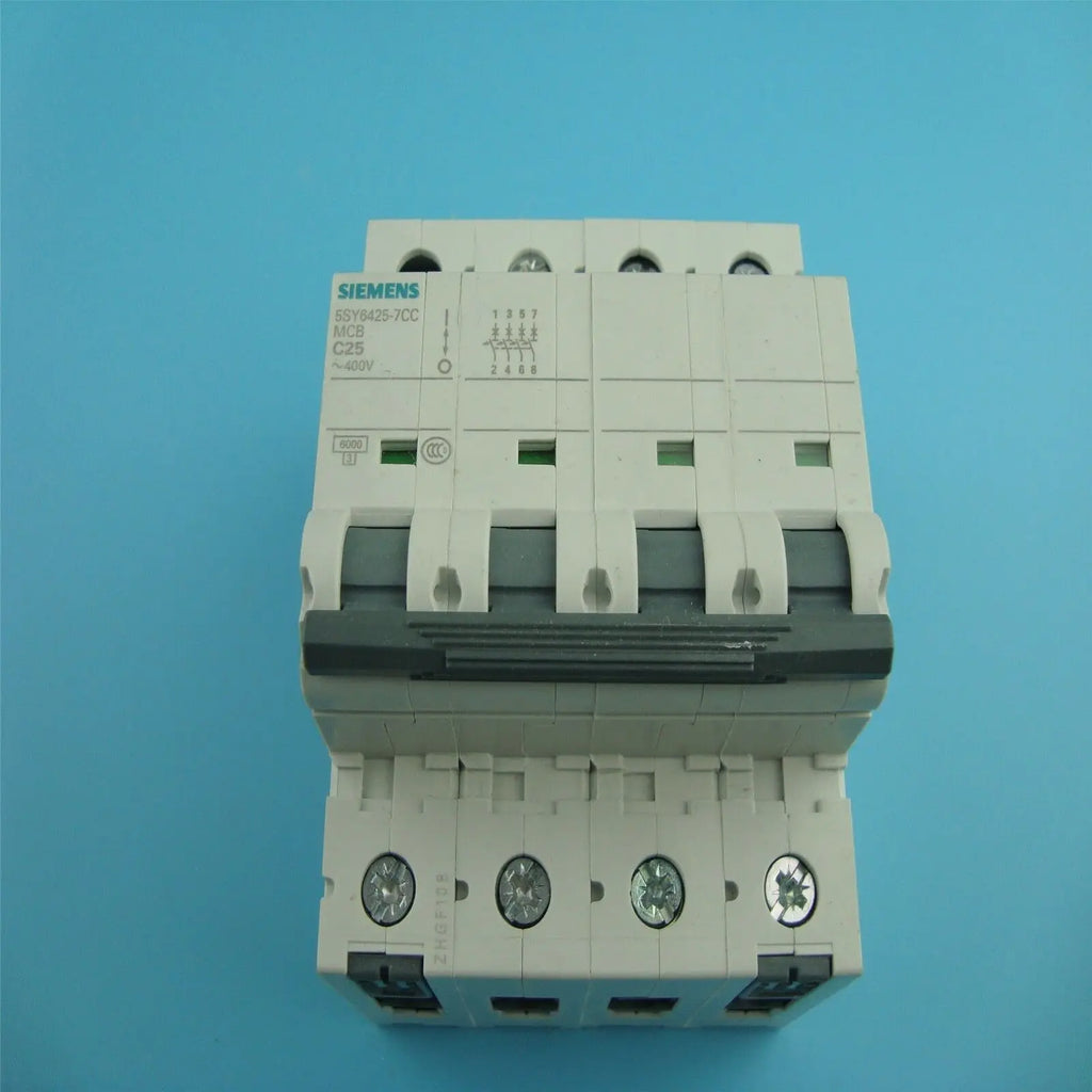 1pc     Siemens  4P  25A  5SY6425-7CC  circuit breaker  free shipping