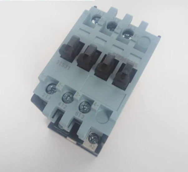 1PC  NEW   SIEMENS   3TS3100-0XN2  220V   free shipping
