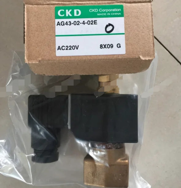 1PC  NEW  CKD  AG43-02-4-02E-AC220V  AG43-02-4-02E  AC220V   free  shipping