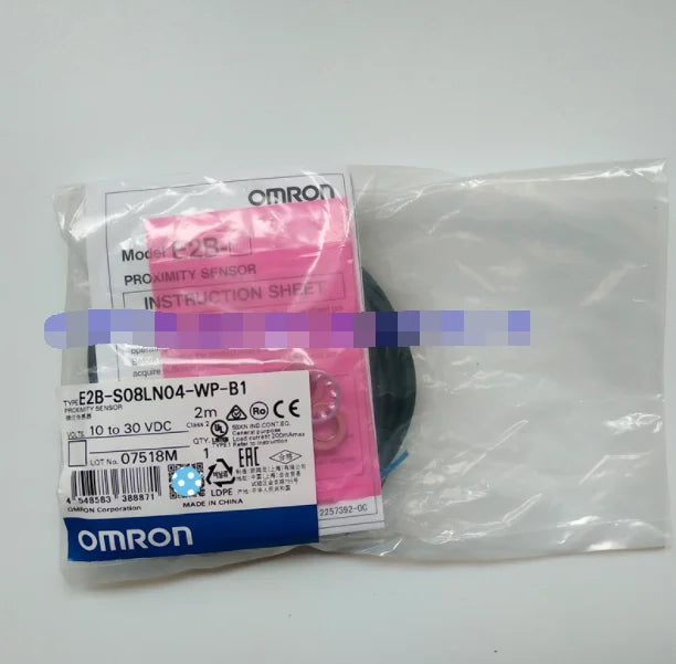 1PC  NEW   Omron   E2B-S08LN04-WP-B1     free  shipping