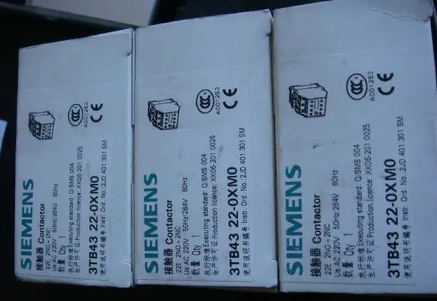 3TB4322-0XM0 3TB43 22-0XM0 220VAC New in box SIEMENS Contactor free ship