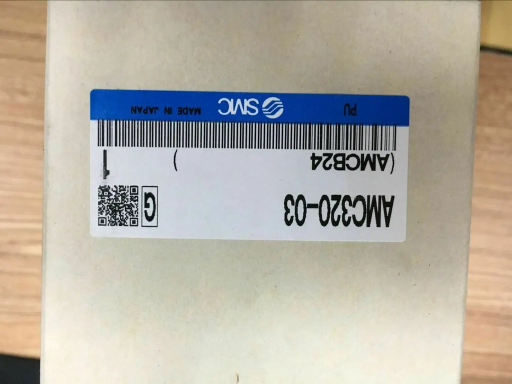 1PC   NEW    SMC    AMC320-03     free   shipping