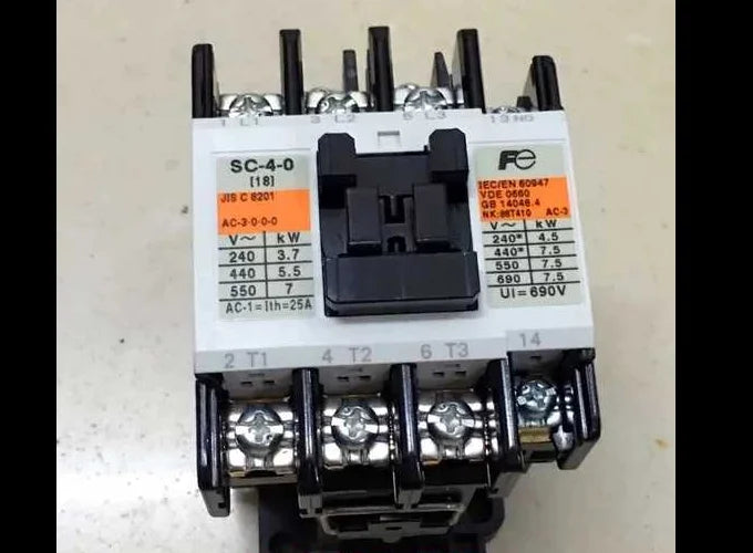 New  FUJI  SC-4-0  AC380V  Ac contactor  free shipping