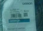 E2EM-X8B1 E2EMX8B1 New Omron proximity switch free shipping