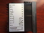 DC1040CR-701000-E DC1040CR701000E temperature controller HONEYWELL NEW
