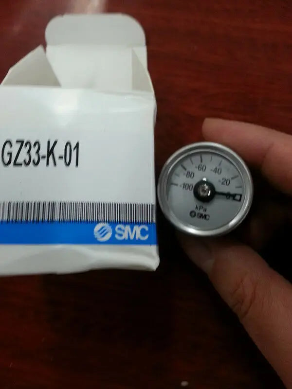 New SMC GZ33-K-01 pressure gauge free shipping