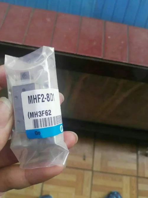 MHF2-8D1 MHF28D1 1PC New SMC cylinder free shipping
