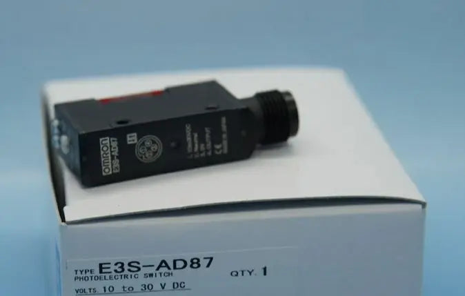 E3S-AD87 E3SAD87 New Omron Photoelectric Switch New in box free shipping
