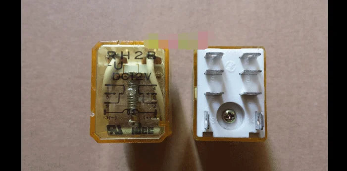 New  IDEC  Relay RH2B-U DC12V  free shipping