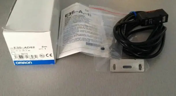 E3S-AD82 E3S AD82 NEW OMRON NEW IN BOX free shipping