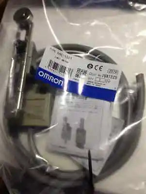D4C-1521 D4C1521 1PC New OMRON Limit Switch free shipping