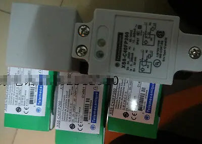 NEW in box Schneider XS8-C40FP260