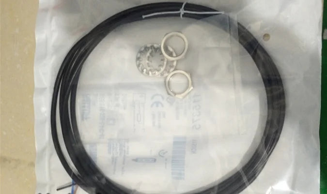 BES 516-326-E4-C-03 1PC NEW BALLUFF Proximity Switch free shipping