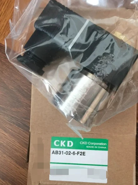 1PC  NEW   CKD  AB31-02-6-F2E-DC24V  AB31-02-6-F2E  DC24V  free  shipping