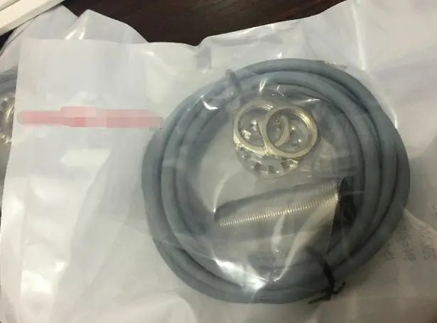 BES M18MI-PSC80B-BV03 1PCS NEW BALLUFF SENSOR free shipping