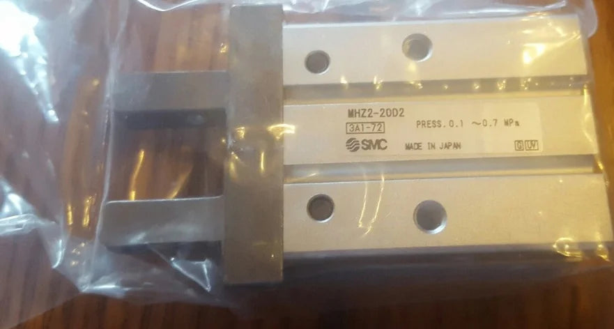 New  SMC  Cylinder  MHZ2-20D2  free shipping