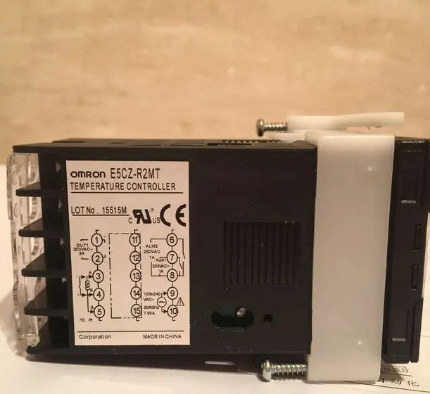 E5CZ-R2MT E5CZ R2MT AC100-240V New OMRON Temperature Controller free shipping