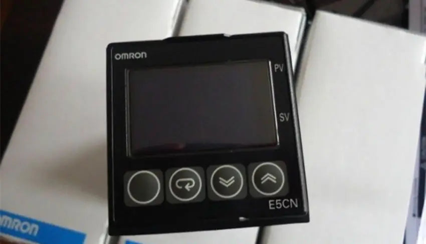 New  OMRON Temperature Controller E5CN-RTU 100-240VAC  free shipping
