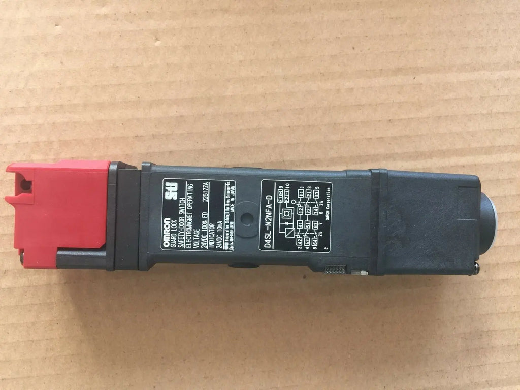New Omron D4SL-N2NFA-D Travel switch free shipping