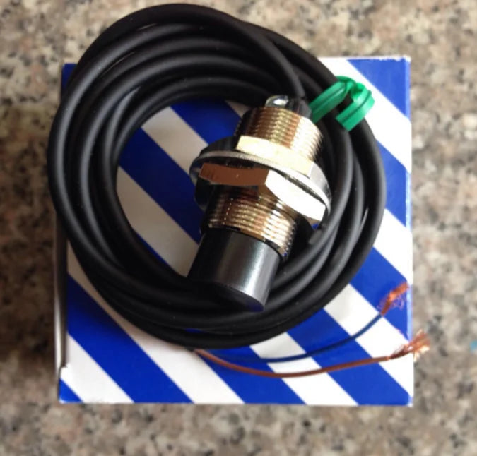 GX-18MLU GX18MLU 1PC NEW Panasonic / SUNX Photoelectric Switch free ship
