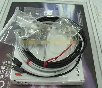New In Box KEYENCE Sensor Replace LV-S72