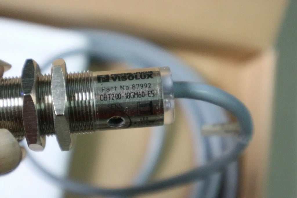 New P+F OBT200-18GM60-E5 sensor free shipping