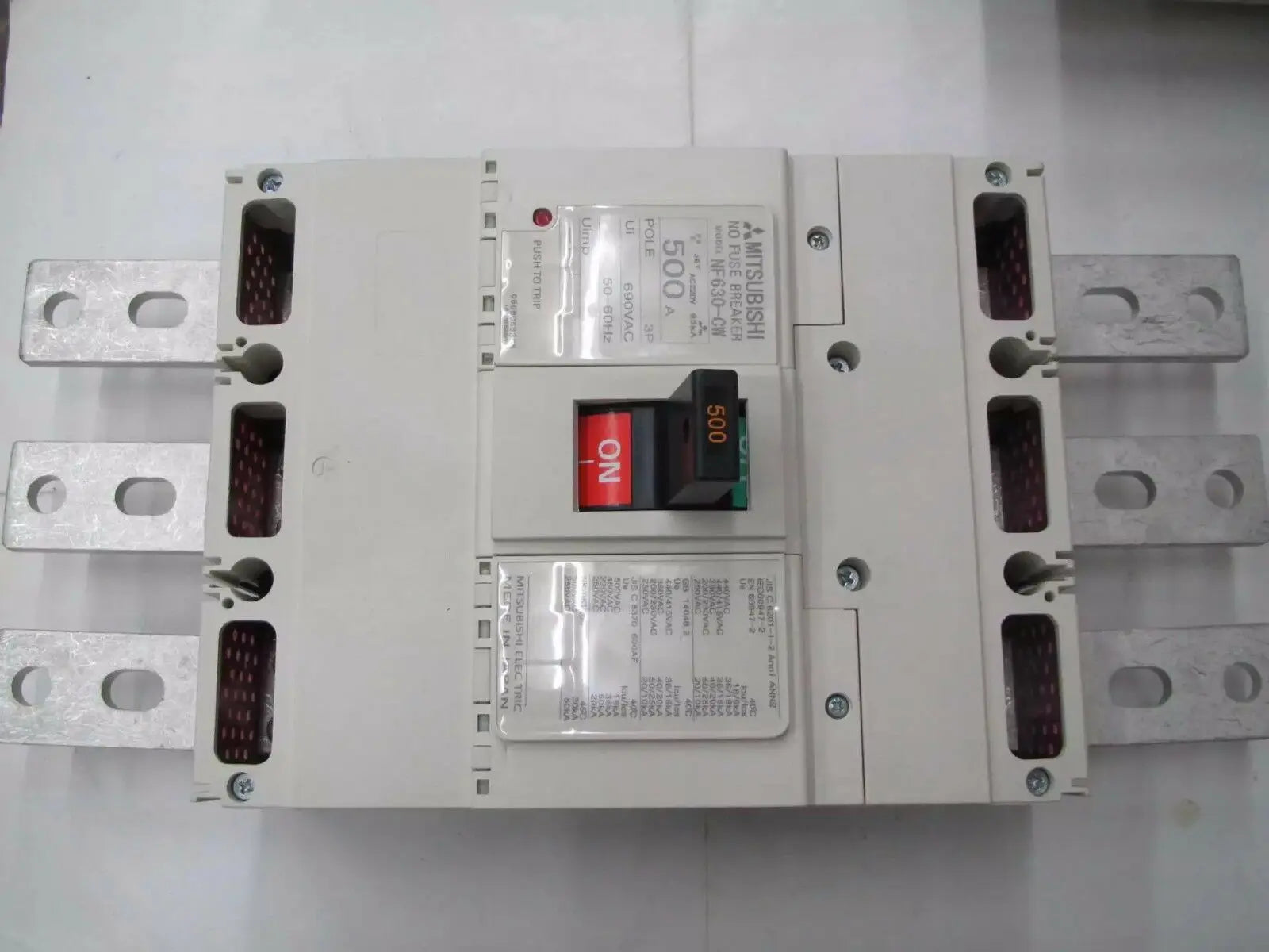 New Mitsubishi NF630-CW 3P 500A circuit breaker free shipping
