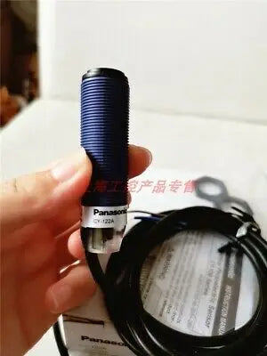 1pc new Panasonic CY-122A SUNX
