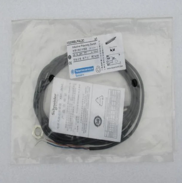 XS208BLPAL2 1PC NEW IN BOX Telemecanique proximity switch free shipping