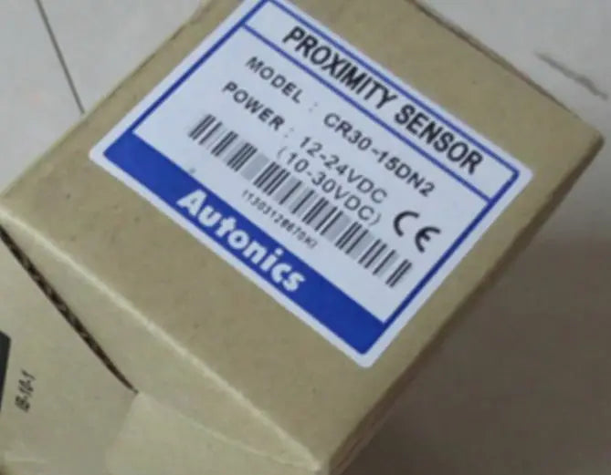 CR30-15DN2 CR3015DN2 New AUTONICS proximity switch free shipping