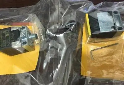 1PC new in box TURCK Bi15-CK40-Liu-H1141