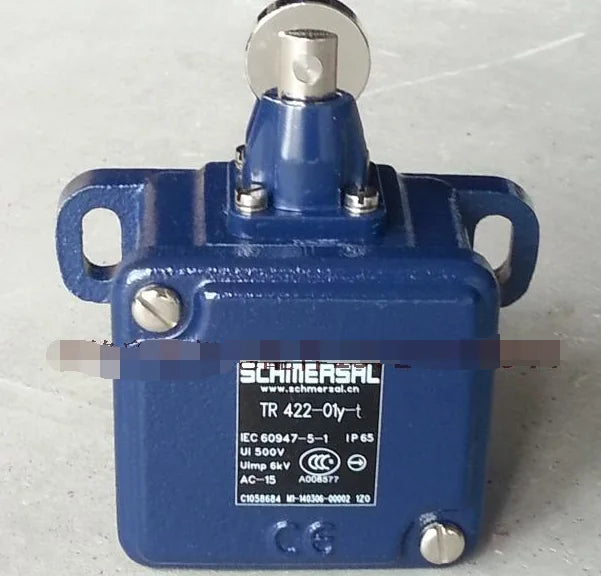 New SCHMERSAL Travel switch TR422-01Y-T Limit switch free shipping