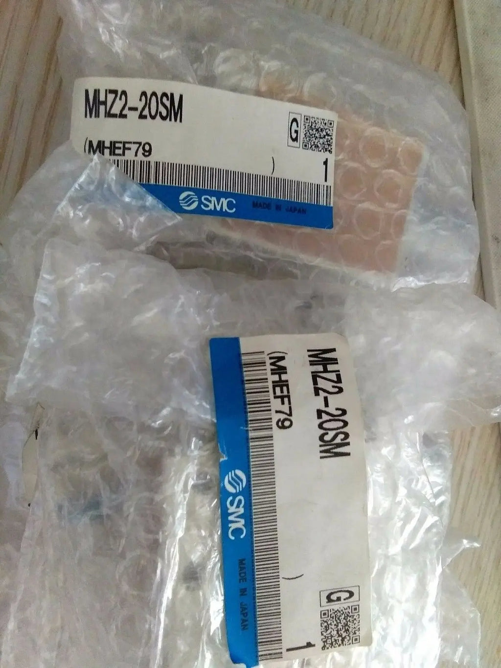 New SMC MHZ2-20SM Cylinder free shipping