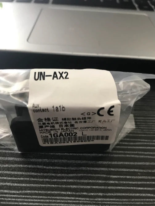 UN-AX2 UNAX2 1PC New Mitsubishi Auxiliary Contact Block free ship