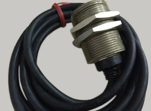 New in box Keyence Proximity Sensor ED-130M ED 130M free shipping