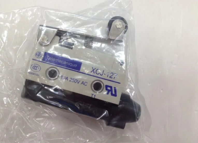1PC XCJ-127 New Schneider free shipping