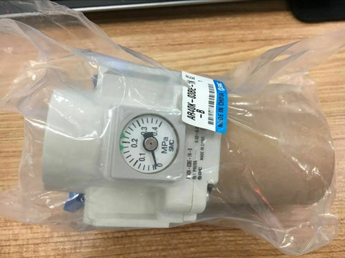 1PC   NEW    SMC   AR40K-03BE-1N-B   free   shipping