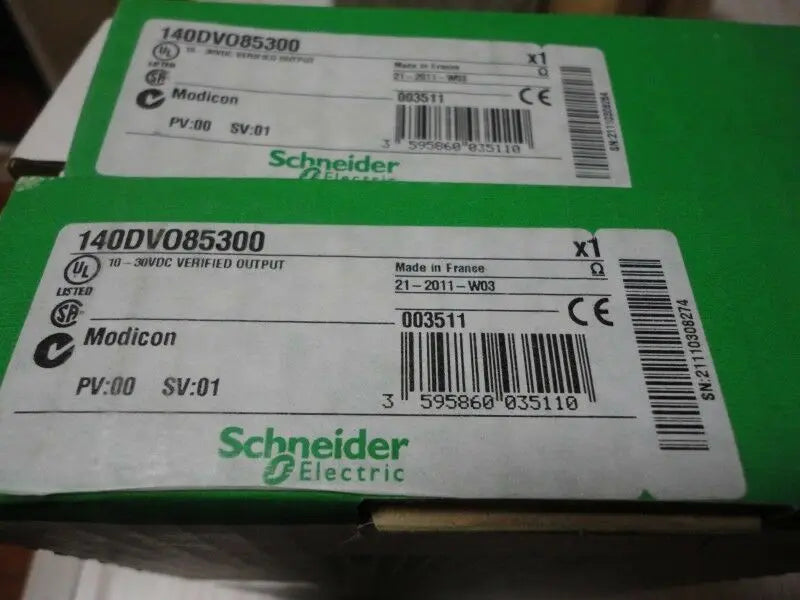 NEW  Schneider 140DVO85300  switch output module  free shipping