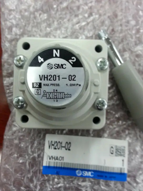 New SMC VH201-02 Manual valve free shipping