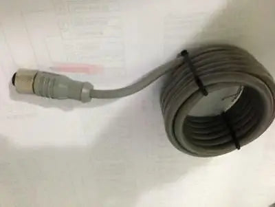 1PC new in box XS2F-D421-D80-A