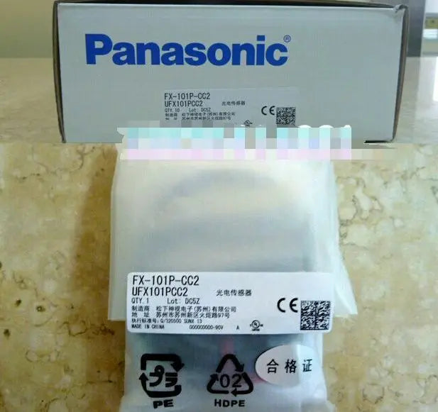 FX-101P-CC2 FX 101P CC2 New in Box Panasonic fiber amplifier free shipping