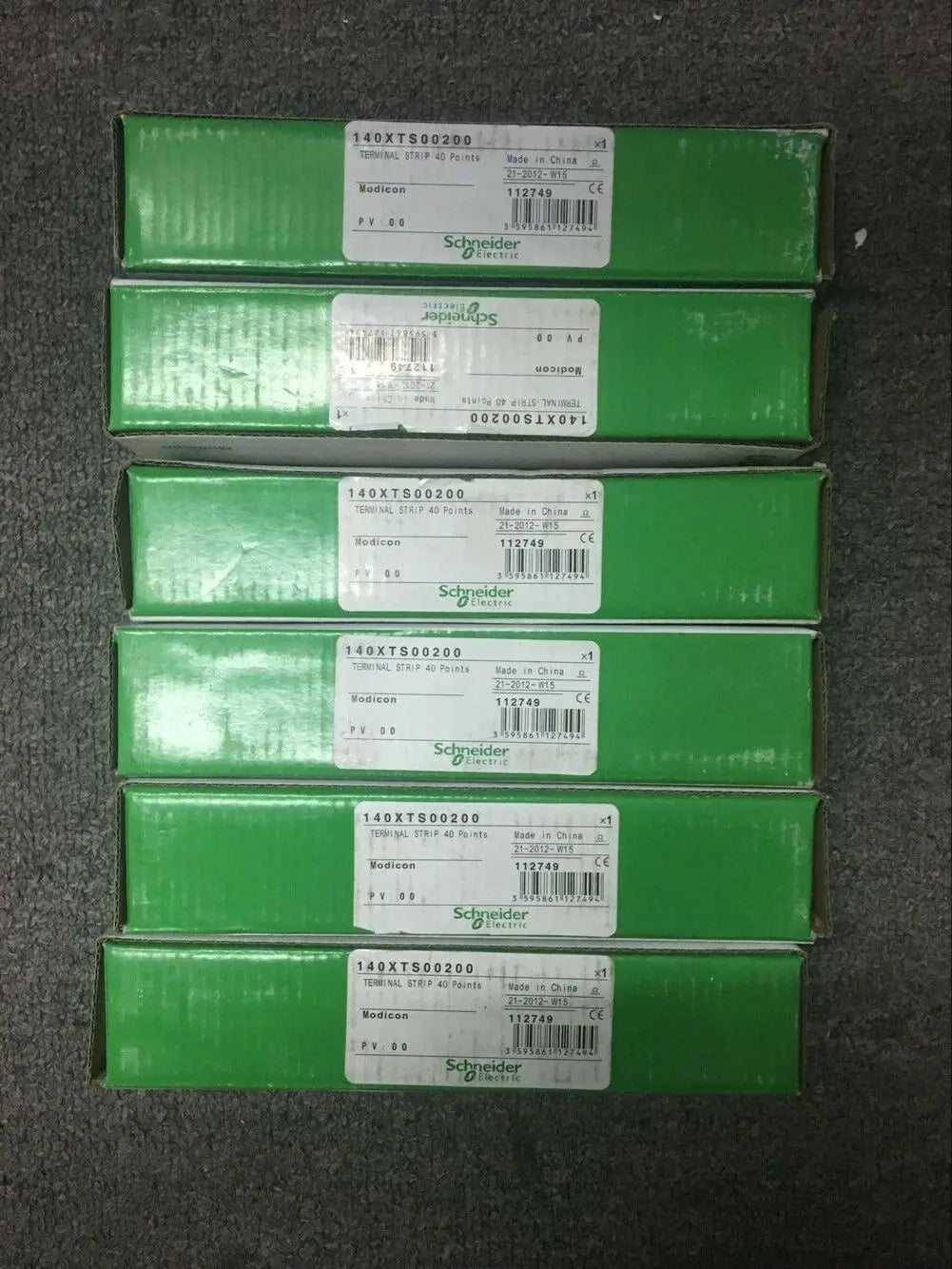 1PC NEW in box Schneider 140XTS00200