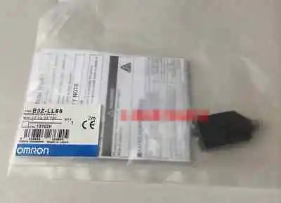 E3Z-LL86 E3ZLL86 1PC New OMRON Photoelectric Switch 12-24VDC free shipping