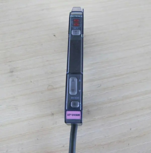 1PC New in box Keyence AP-V41AW AP V41AW free shipping