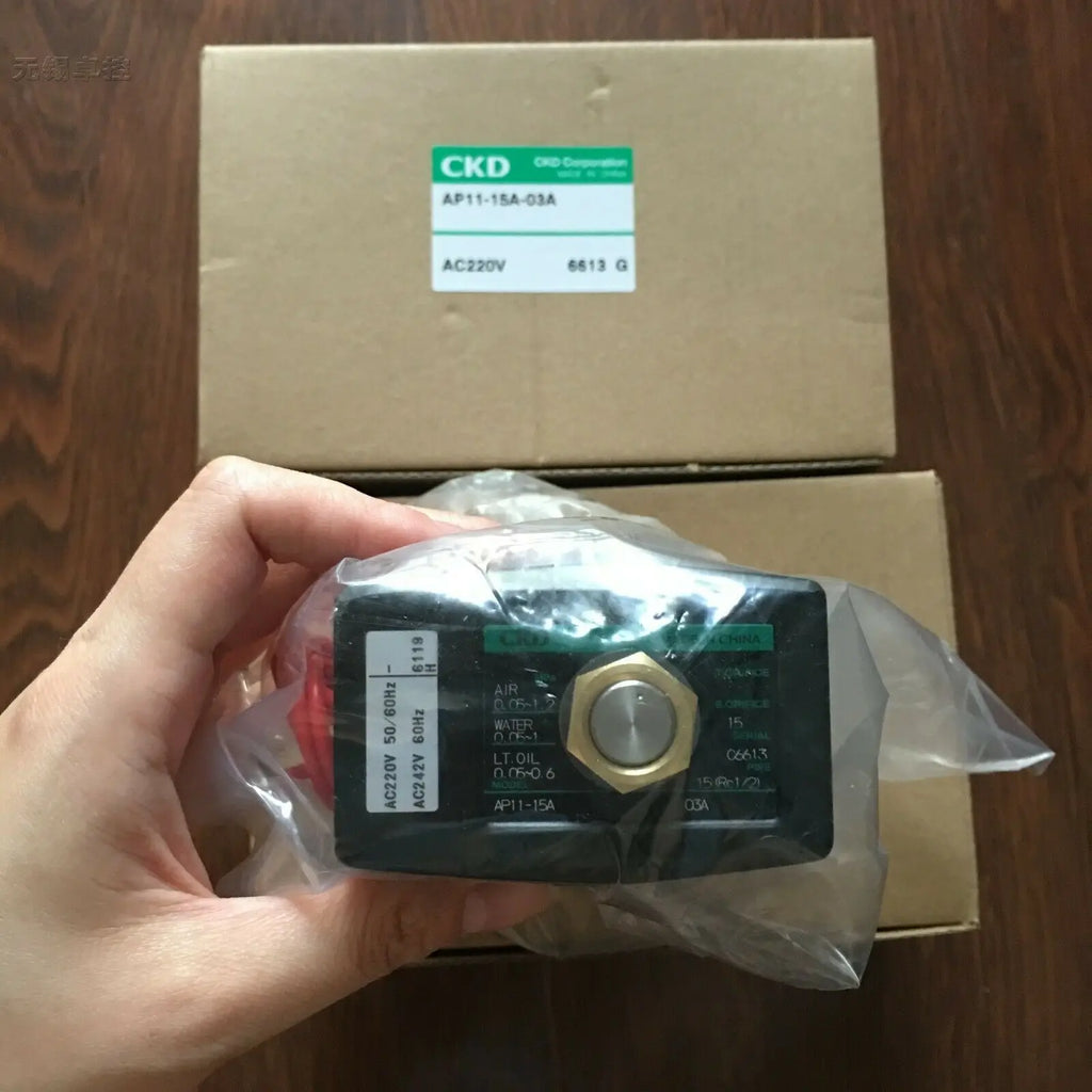 1PC  NEW  CKD  AP11-15A-03A-AC220V  AP11-15A-03A  AC220V  free  shipping
