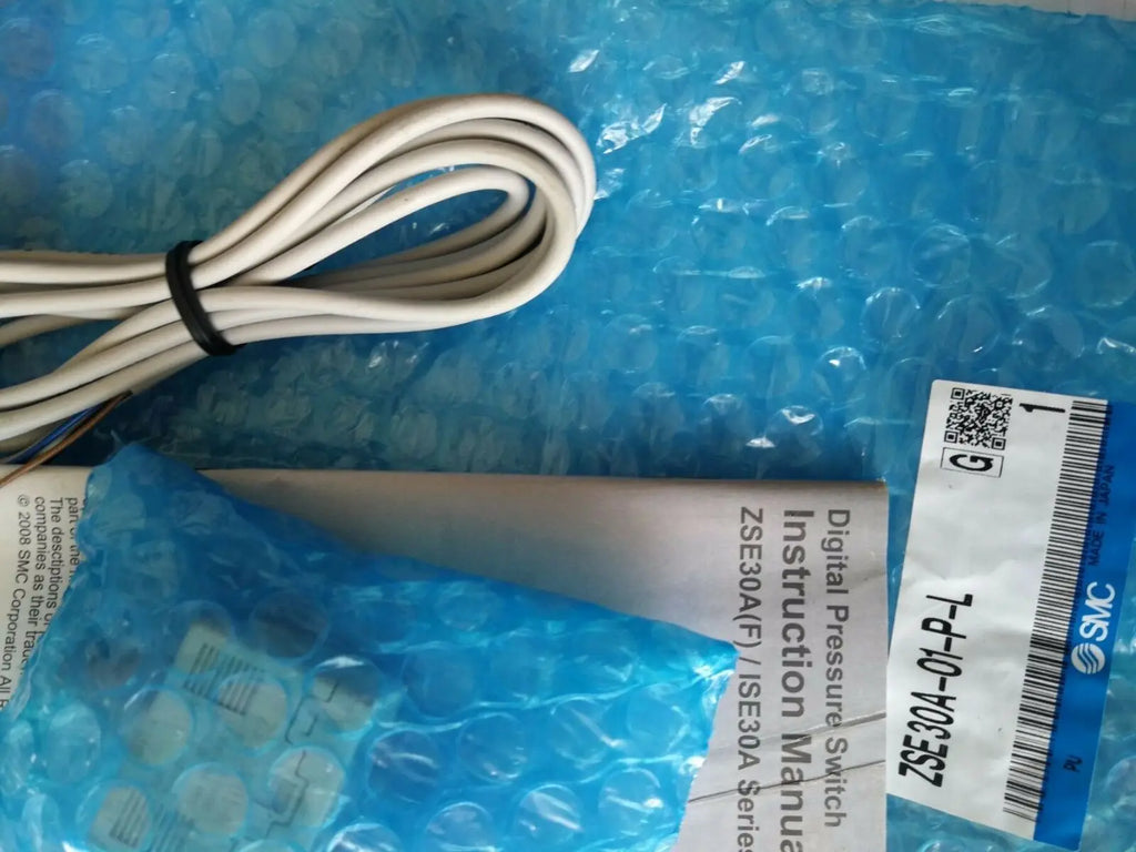 New SMC ZSE30A-01-P-L Pressure switch free shipping