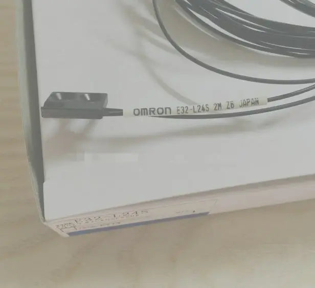 1pcs NEW IN BOX OMRON E32-L24S E32 L24S free shipping