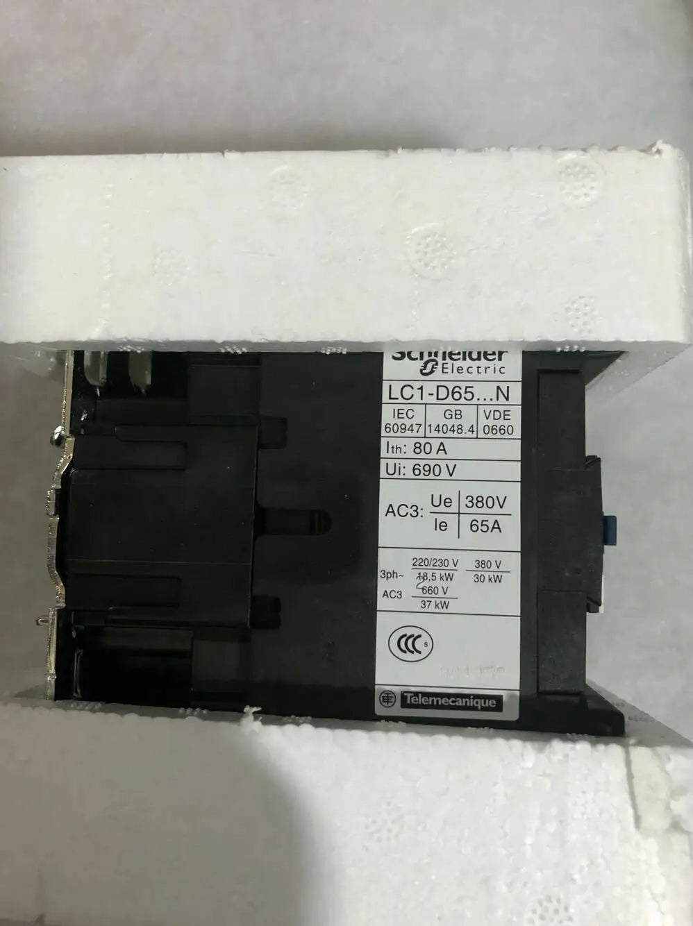 1PC  NEW     Schneider    LC1D6511M5N    LC1-D6511M5N    free  shipping