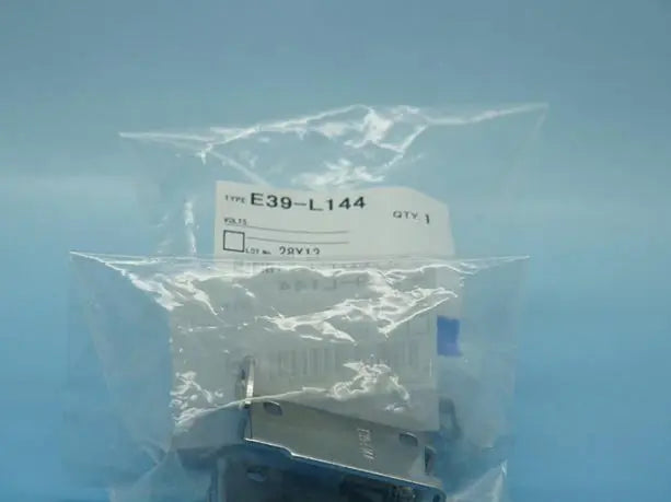 E39-L144 E39 L144 NEW IN BOX OMRON Reflection Board Accessories free shipping
